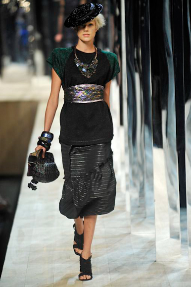 desfile-marcjacobs-parisverao2011rtw-138