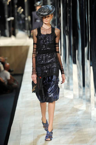 desfile-marcjacobs-parisverao2011rtw-139