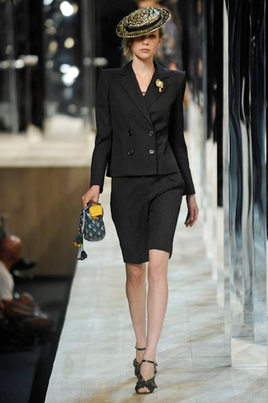 desfile-marcjacobs-parisverao2011rtw-143