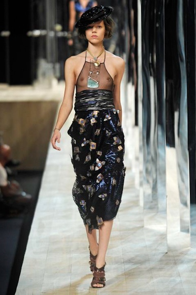 desfile-marcjacobs-parisverao2011rtw-145