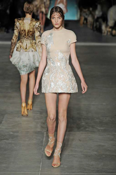 desfile-amcqueen-parisveraortw2009-112