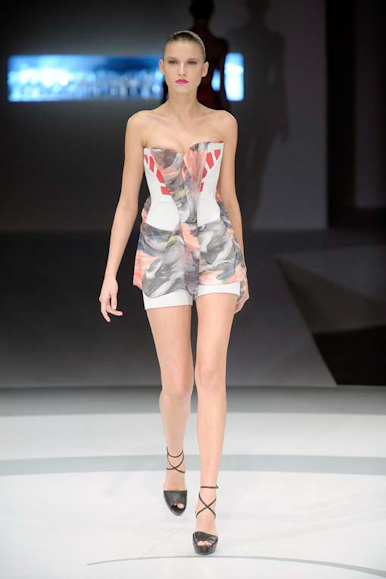 desfile-hchalayan-parisveraortw2009-103