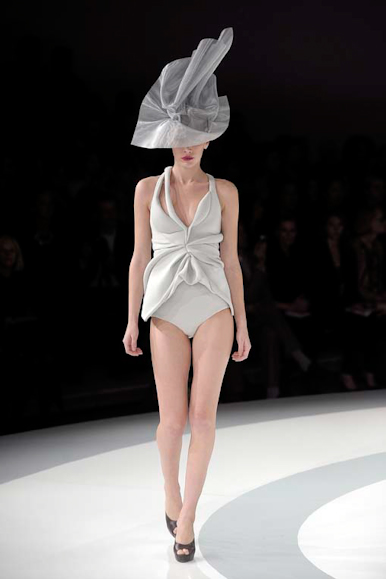 desfile-hchalayan-parisveraortw2009-112