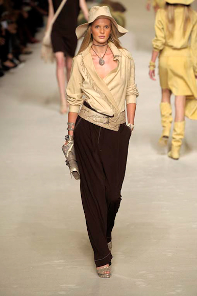 desfile-hermes-parisverao2009rtw-105