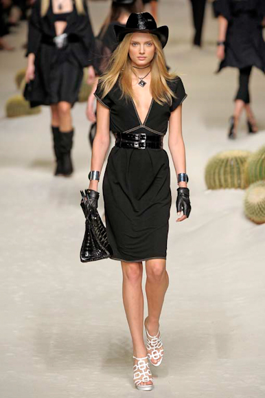 desfile-hermes-parisverao2009rtw-121