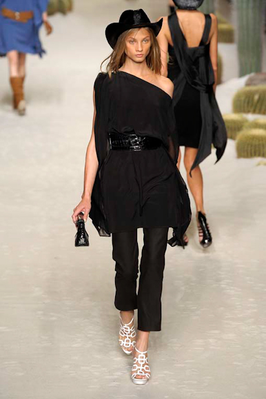 desfile-hermes-parisverao2009rtw-124