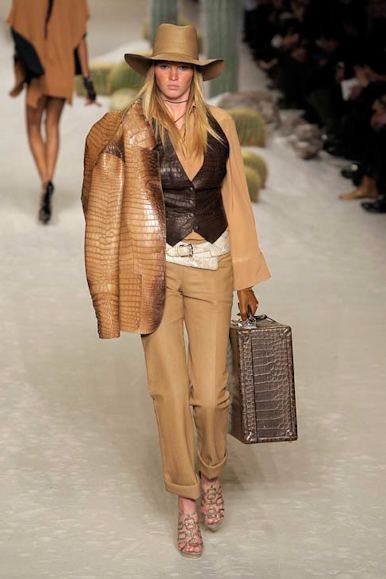desfile-hermes-parisverao2009rtw-132
