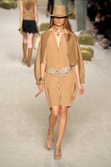 desfile-hermes-parisverao2009rtw-136