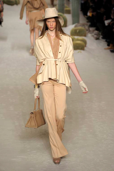 desfile-hermes-parisverao2009rtw-137
