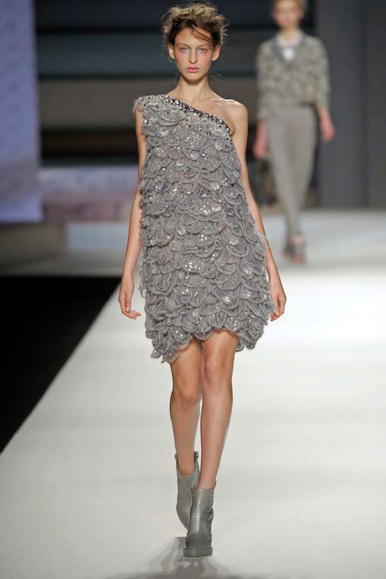 desfile-kenzo-parisverao2009rtw-102