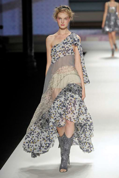 desfile-kenzo-parisverao2009rtw-104