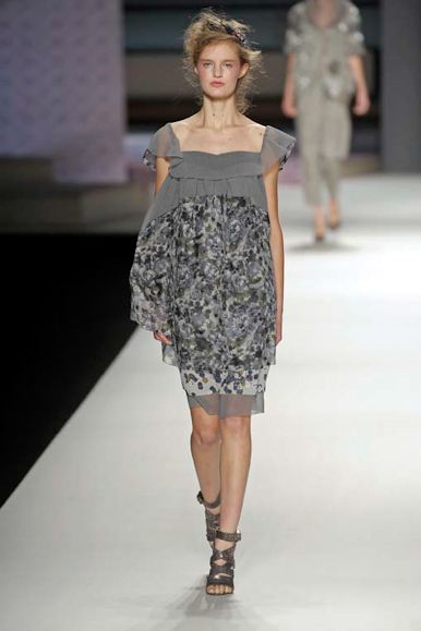 desfile-kenzo-parisverao2009rtw-107