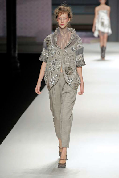 desfile-kenzo-parisverao2009rtw-108