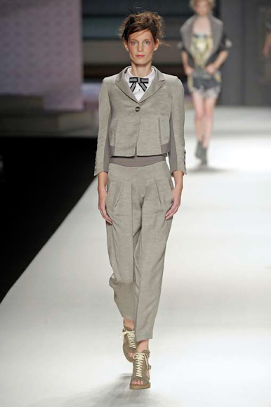 desfile-kenzo-parisverao2009rtw-110