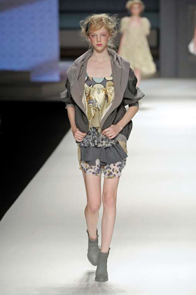 desfile-kenzo-parisverao2009rtw-111