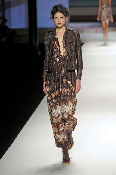 desfile-kenzo-parisverao2009rtw-120