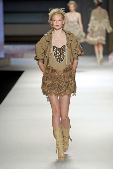 desfile-kenzo-parisverao2009rtw-124