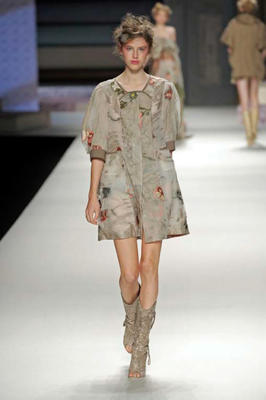 desfile-kenzo-parisverao2009rtw-126