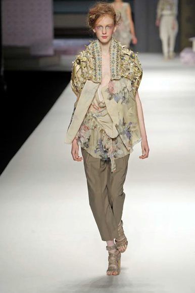 desfile-kenzo-parisverao2009rtw-132