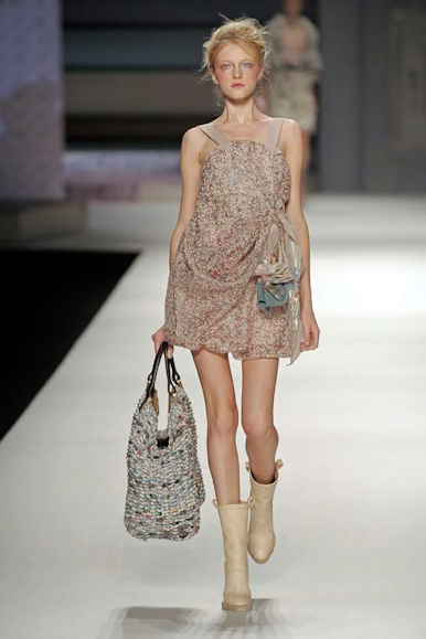 desfile-kenzo-parisverao2009rtw-134