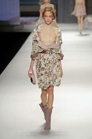 desfile-kenzo-parisverao2009rtw-135