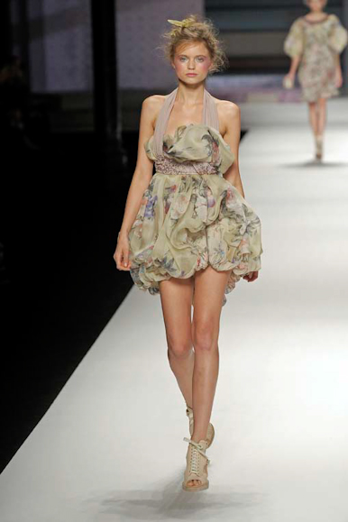 desfile-kenzo-parisverao2009rtw-136