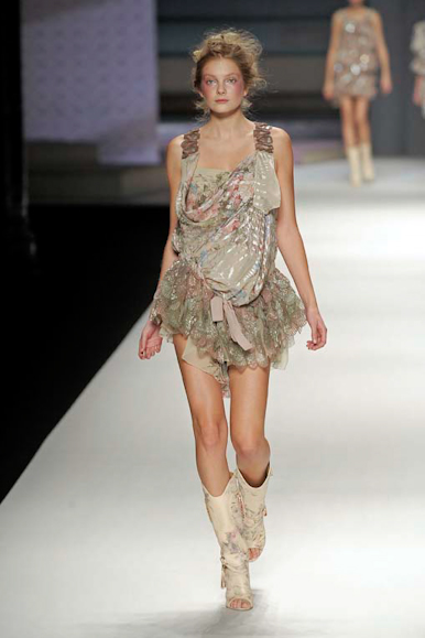 desfile-kenzo-parisverao2009rtw-138