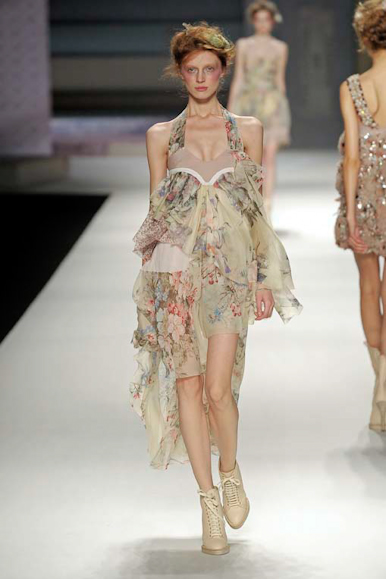 desfile-kenzo-parisverao2009rtw-140