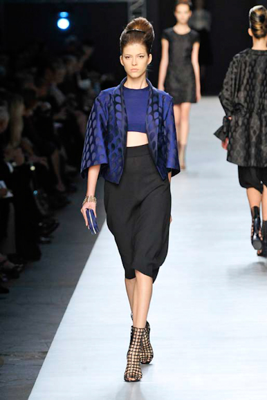 desfile-ysl-parisverao2009rtw-101