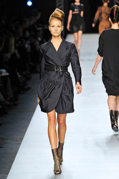 desfile-ysl-parisverao2009rtw-108