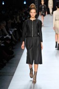 desfile-ysl-parisverao2009rtw-113