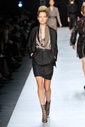 desfile-ysl-parisverao2009rtw-115