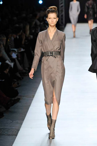 desfile-ysl-parisverao2009rtw-116