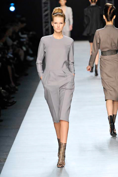 desfile-ysl-parisverao2009rtw-117
