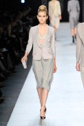 desfile-ysl-parisverao2009rtw-119