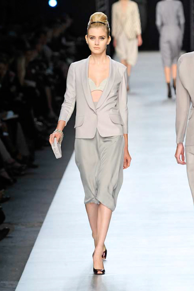 desfile-ysl-parisverao2009rtw-119