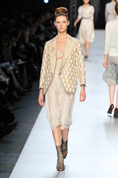 desfile-ysl-parisverao2009rtw-120
