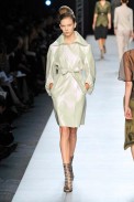 desfile-ysl-parisverao2009rtw-124