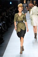 desfile-ysl-parisverao2009rtw-125