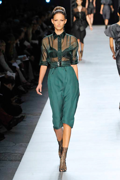 desfile-ysl-parisverao2009rtw-128