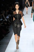 desfile-ysl-parisverao2009rtw-129