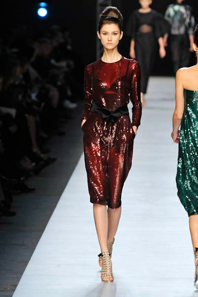 desfile-ysl-parisverao2009rtw-135