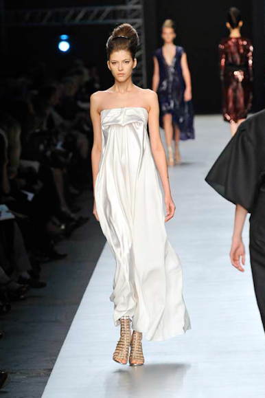 desfile-ysl-parisverao2009rtw-137