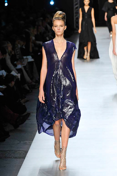 desfile-ysl-parisverao2009rtw-138
