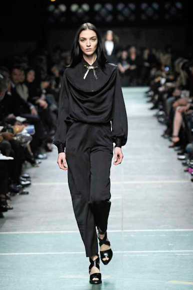 desfile-givenchy-parisverao2009rtw-118