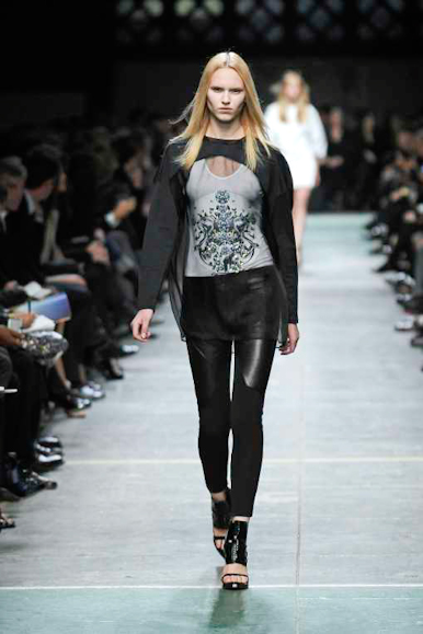desfile-givenchy-parisverao2009rtw-123