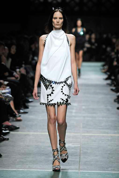 desfile-givenchy-parisverao2009rtw-137