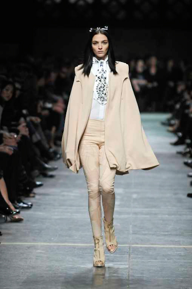 desfile-givenchy-parisverao2009rtw-144