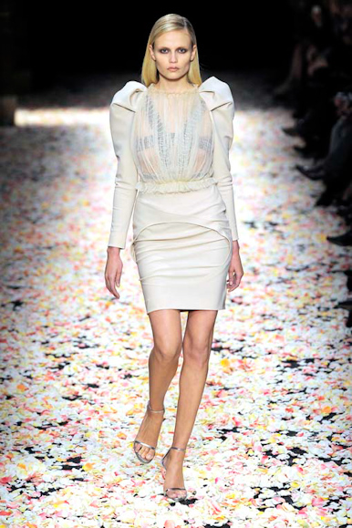 desfile-givenchy-paris2009hc-100