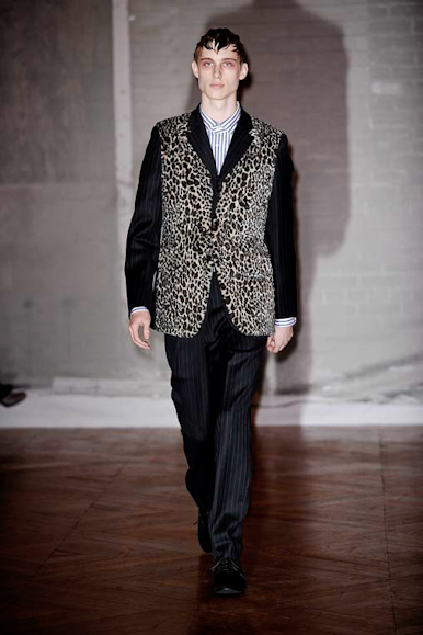 desfile-cdgmen-parisinverno2009rtw-109